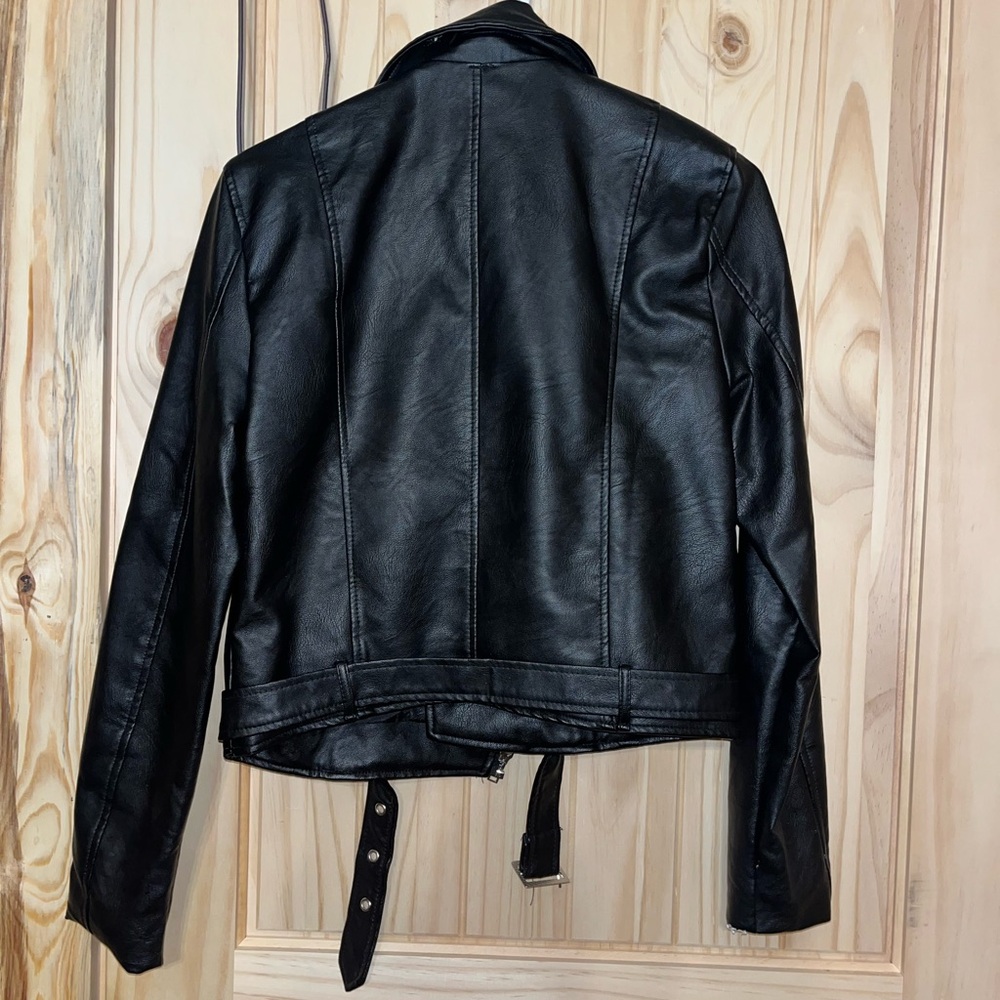 Libby story brand faux leather moto jacket with belt size small